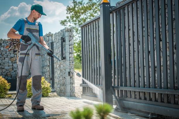 Best Animal Enclosure Cleaning  in Harbor Bluffs, FL